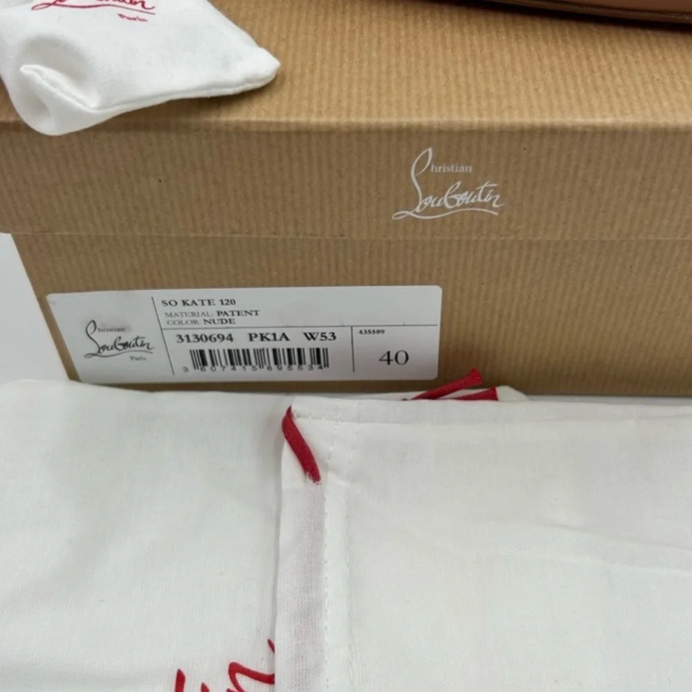 Women’s Christian Louboutin , so Kate, 120 . Size 40 . - Picture 4 of 6